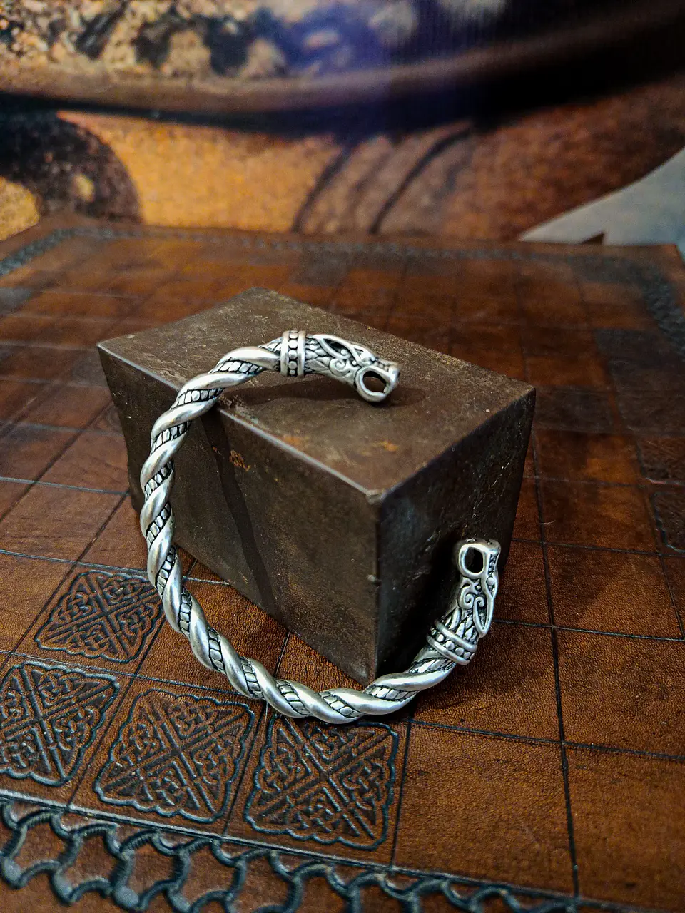 Anilla cabezas de lobo 1