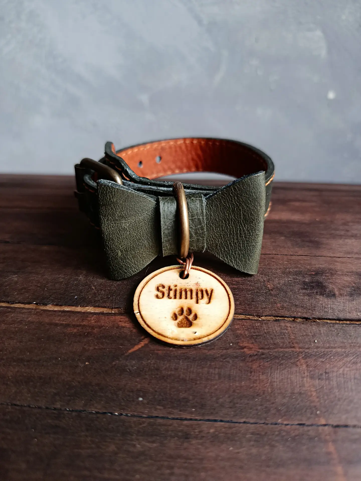 Collar y corbatín para mascotas 2