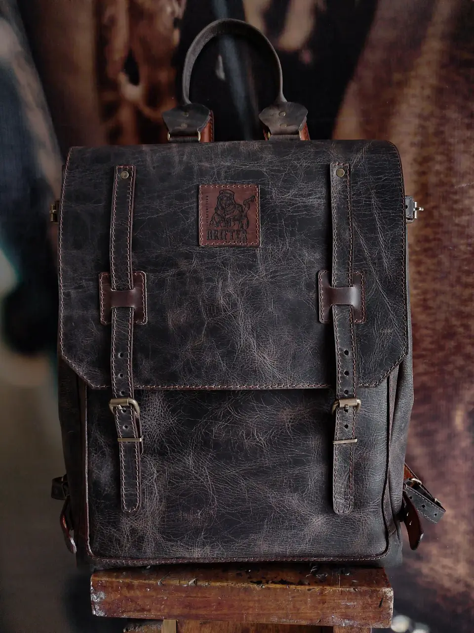Morral en cuero Lone Gal 5