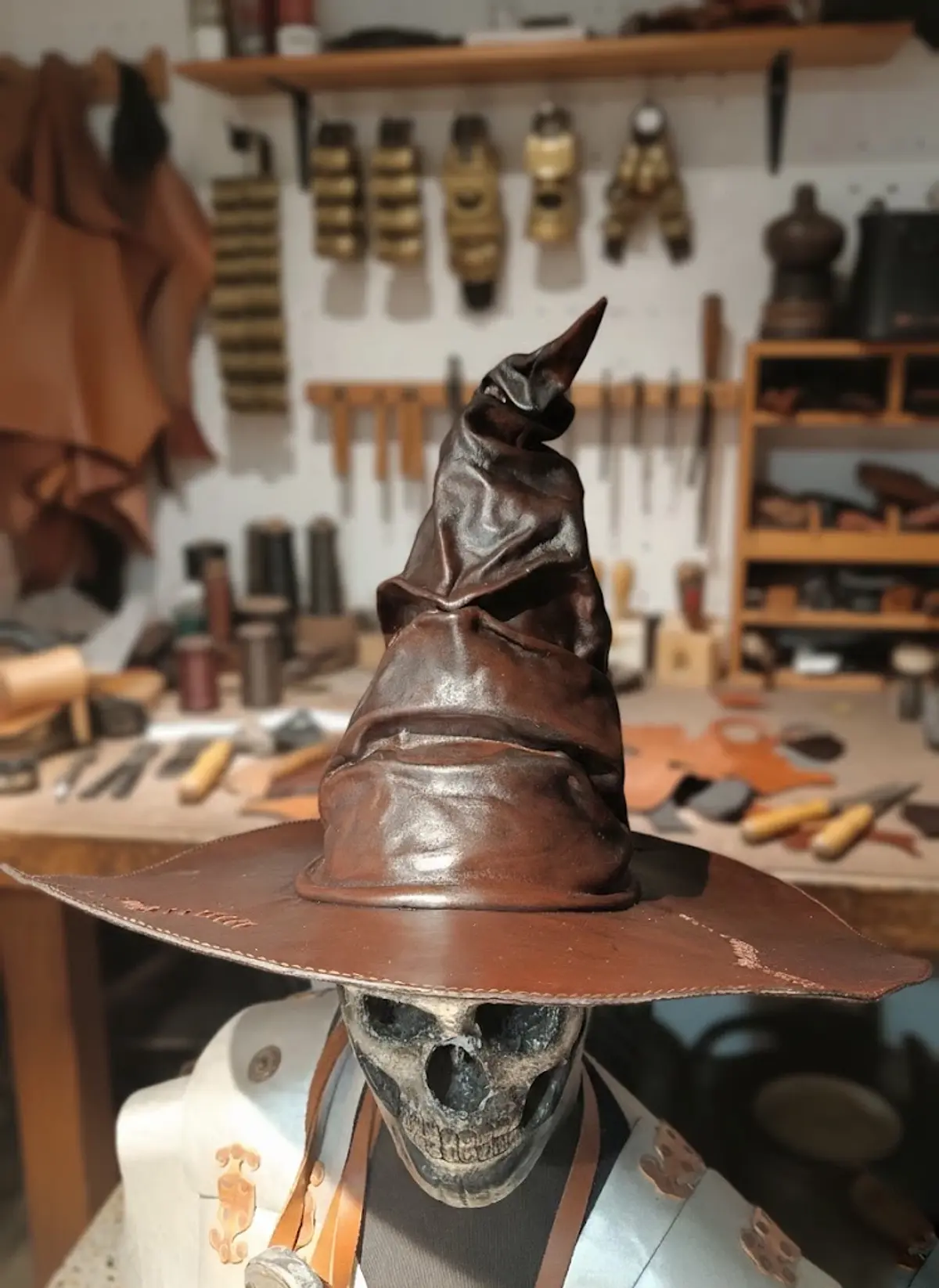 Sombrero seleccionador moldeado en cuero