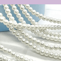 Perla Fantasía 4 mm, en color blanco, tira de 115 perlas aprox