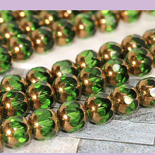 Perla de vidrio color verde con aplicaciones de cobre,  8 mm, tira de 42cuentas aprox