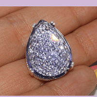 Colgante cristal con zirconias en el fondo, base baño de plata, en tono lila, 25 x 18 mm, por unidad
