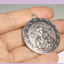 Colgante Virgen con niño, plateado, 36 mm, por unidad