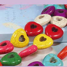 Perla de resina de colores variados en forma de corazón, 15 x 15 mm, tira de 28 unidades aprox.