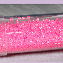Mostacilla miyuki calibrada color rosa 11/0, 20 grs.
