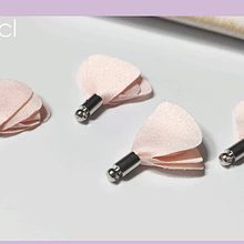 Borla de en forma de flor, color rosa, en base plateado, 26 mm de largo x 13 mm de ancho, ser de 4 unidades