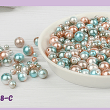 Perla fantasía multicolor, de 6 mm, set 10 grs (100 perlas aprox)