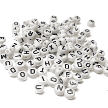 Separador letras, 7 mm, agujero de 1,5 mm, set de 15 grs. (112 letras aprox)