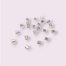 Separador baño de plata, 2 x 2 mm, set de 1 gr. (set de 24 aprox)