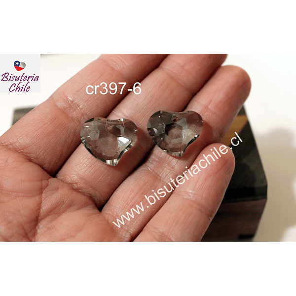 Cristal en forma de corazón facetado color gris,  16 mm de ancho x 15 mm de largo, set de dos unidades. San Valentin