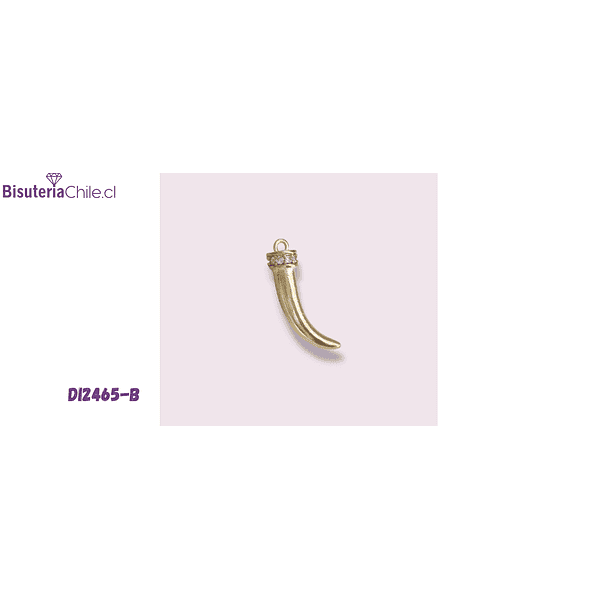 Dije baño de oro en forma colmillo, con strass, 23 x 5 mm, por unidad