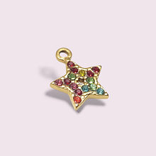 Dije o colgante de acero dorado, estrella con circones multicolor, 13 mm, por unidad