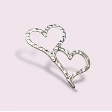 Colgante plateado corazones, 68 x 39 mm, por unidad