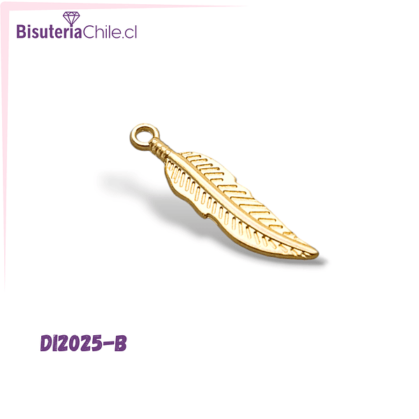 Dije baño de oro en forma de pluma, 30 x 7 mm, por unidad