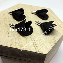Borla en forma de flor, color negro, en base plateada, 26 mm de largo x 13 mm de ancho, ser de 4 unidades