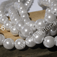 Perla Fantasía 8 mm, en color blanco, tira de 105 perlas aprox