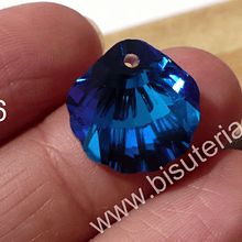Cristal excelente calidad, austriaco, en forma de concha, con orificio superior 16 x 16 mm, color azul, por unidad