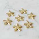 Dije flor baño de oro, 17 mm de diámetro, por par