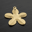Dije flor baño de oro, 17 mm de diámetro, por par
