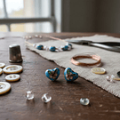 Perla española en forma de corazón turquesa 11 x 12 mm, set de 2 unidades. San Valentin