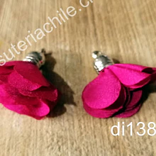 Borla flor fucsia, base plateado, 24 mm de largo, por par
