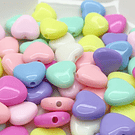 Corazón acrílico multicolor, 10 x 12 mm, 20 grs. 42 piezas 