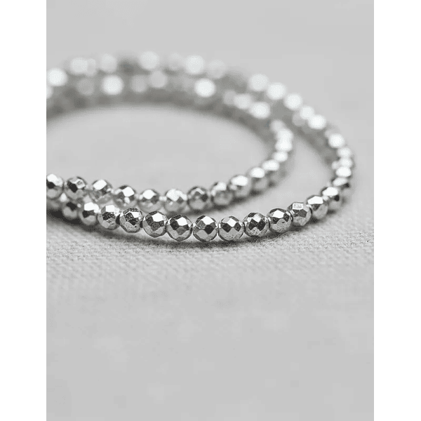 Cristal facetado 1.5 mm en color plateado, 195 cristales aprox