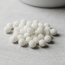 Cuenta mora color blanco de 10 mm, set de 25 grs (75 unidades aprox)