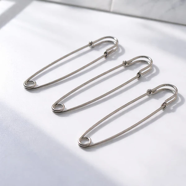 gancho mosquetón de 75 mm de largo plateado, por unidad