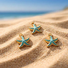 dije esmaltado estrella de mar turquesa base dorado, 15 mm, por unidad