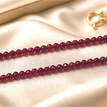 Agata de 2 mm, en color fucsia oscuro, facetada, tira de 170 piedras aprox