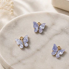   dije mariposa lila esmaltada base plateado, 13 x 12 mm, por unidad