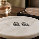 Aro zirconia y baño de plata en forma de corazón, 14 mm, por par