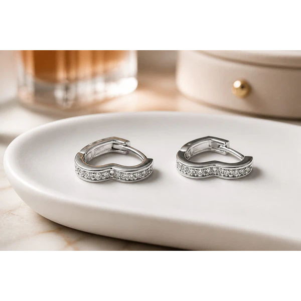 Aro zirconia y baño de plata en forma de corazón, 14 mm, por par