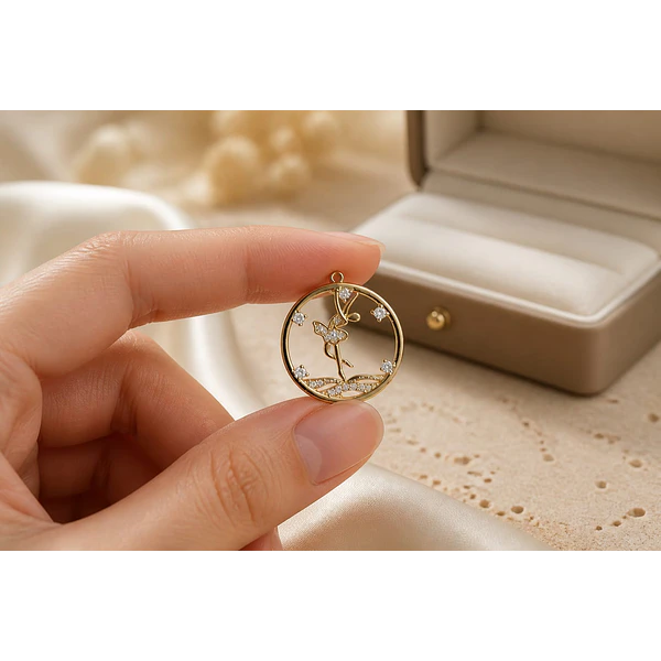 Colgante baño de oro y zircones, bailarina, 22 mm, por unidad