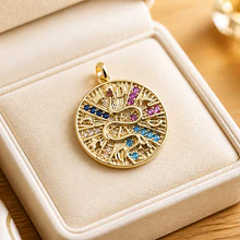 Colgante baño de oro y circonia, 18 k, 18 mm, por unidad