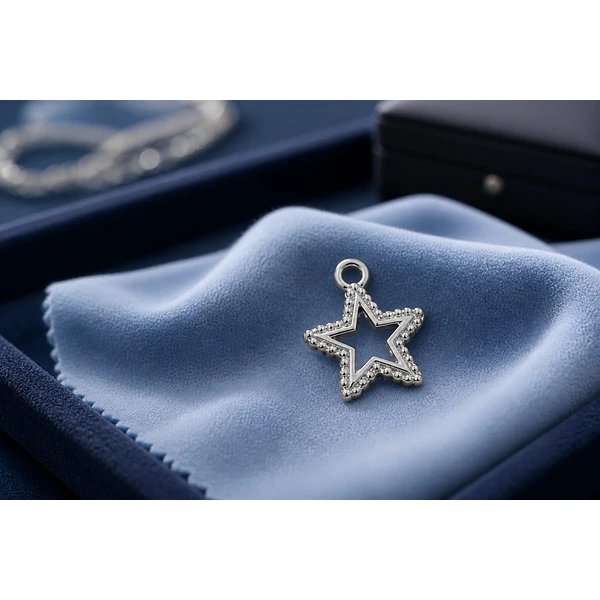 Dije baño de plata en forma de estrella, 13 x 15 mm, por unidad