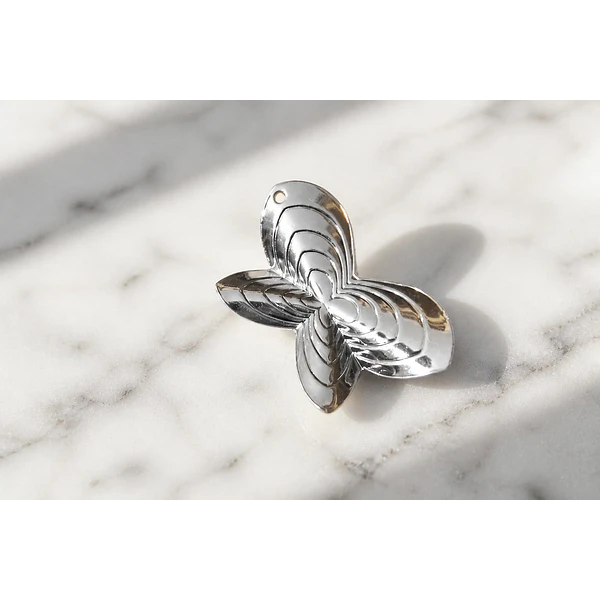 colgante en forma de mariposa, baño de plata, 33 x 21 mm, por unidad