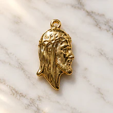 Colgante Jesús baño de oro, 23 x 12 mm, por unidad