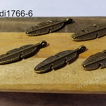 Dije envejecido en forma de pluma, 28 x 9 mm, set de 5 unidades