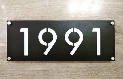 Numero en placa de acero 40x15 Negro