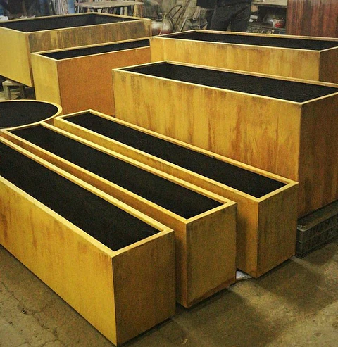 Jardineras y maceteros fabricados en acero corten