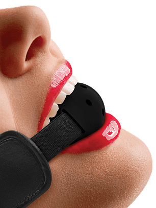 Mordaza Negra en Cuero y Goma: Control y Pasión