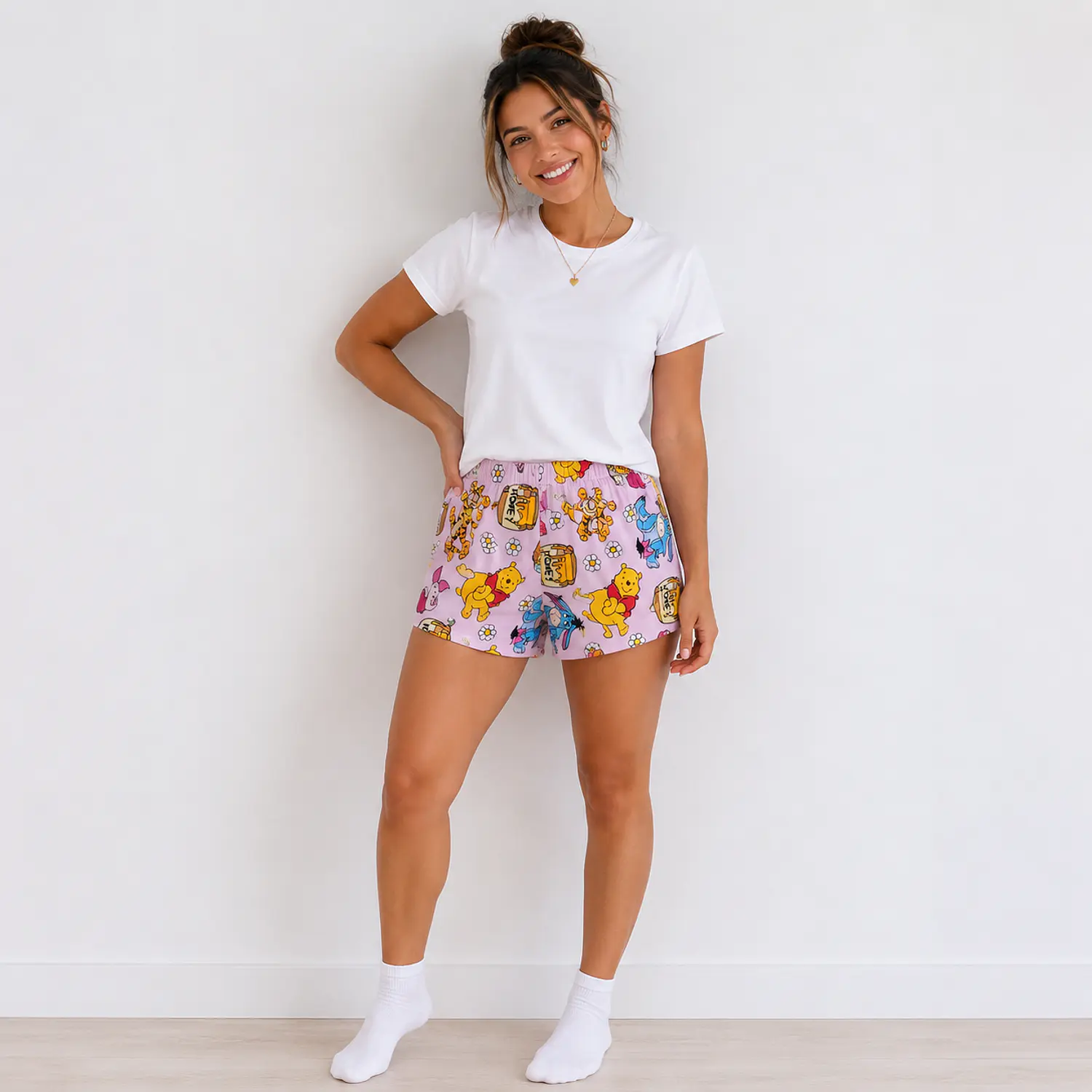 Pijama Winnie Pooh para Mujer con Camiseta Blanca y Short | Blathmoda 1