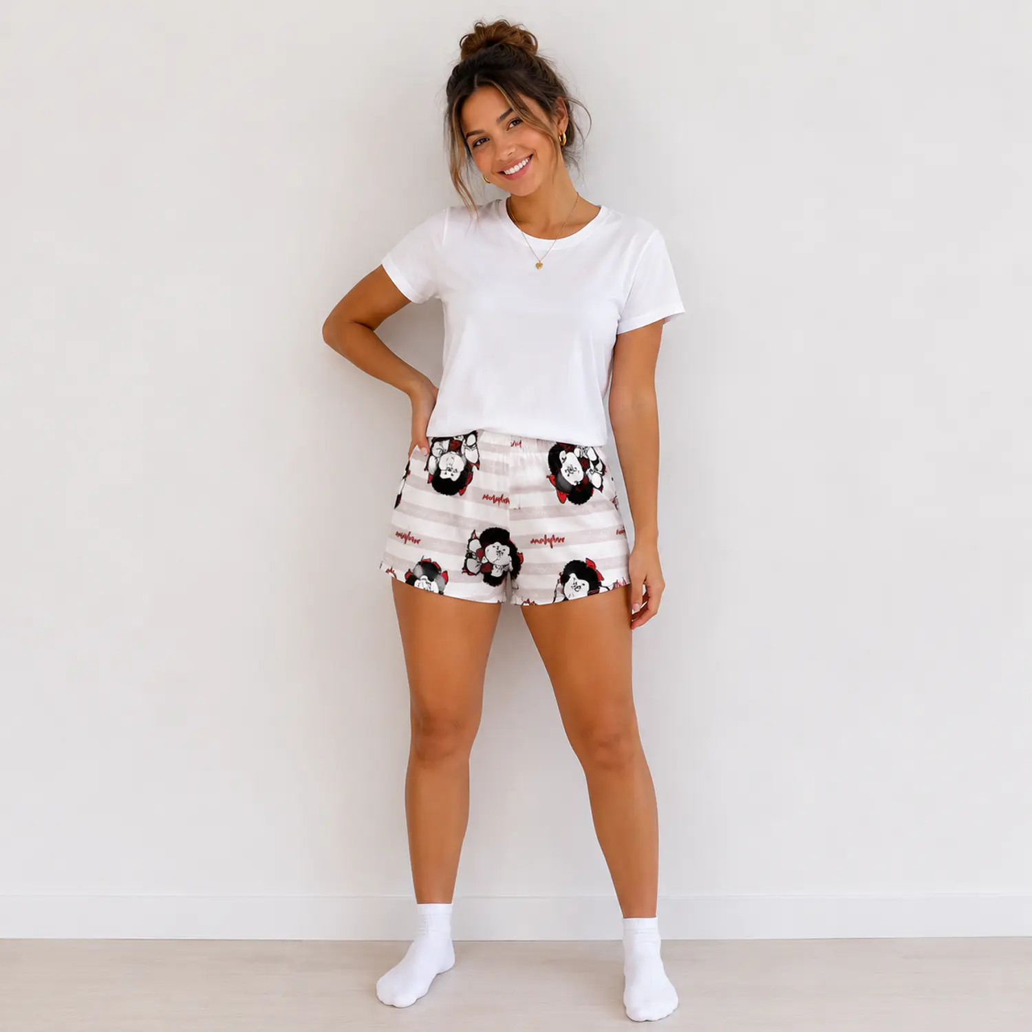 Pijama Mafalda para Mujer | Camiseta Blanca y Short Brush | Blathmoda
