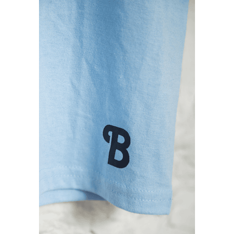 Camiseta azul claro - B
