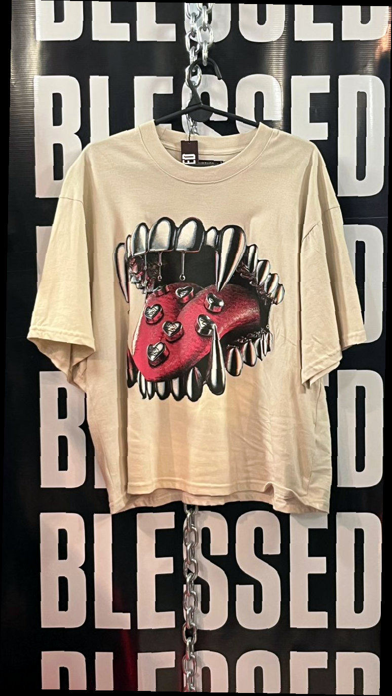 Remera Oversize Crema Corazón Metálico