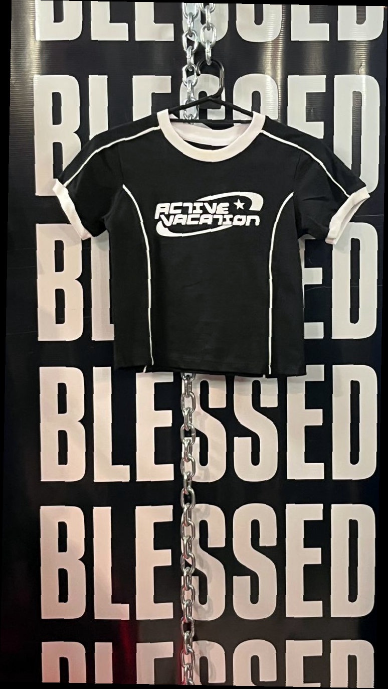 Remera Crop Baby Tee Negra Active Vacation