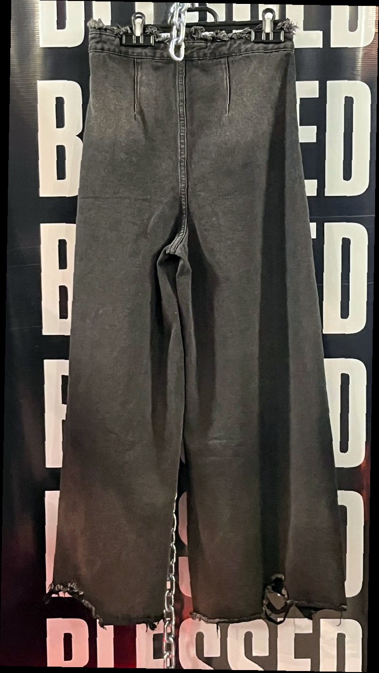 Pantalón Acid Wash Negro Deshilachado — 2